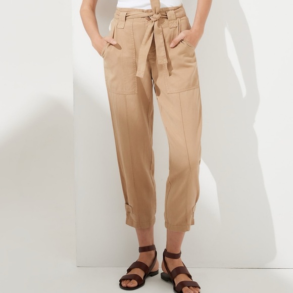 Banana Republic light weight pants with button bottom - Picture 1 of 7